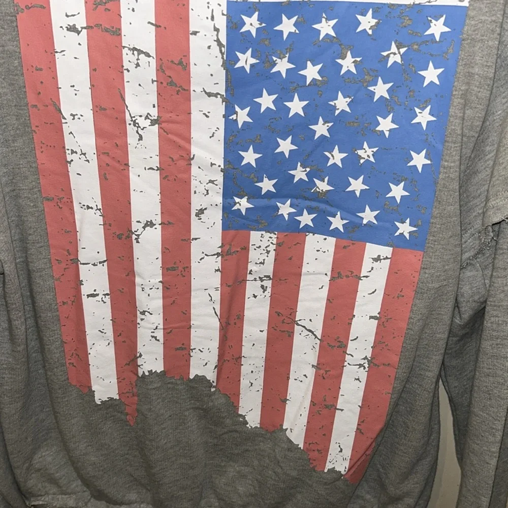 POL Heather Gray Casual Sweatshirt with 🇺🇸 American flag - Picture 6 of 6